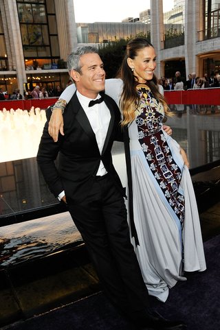 Illustration for article titled Sarah Jessica Parker's Medieval-ish Gown: Yay or Nay?